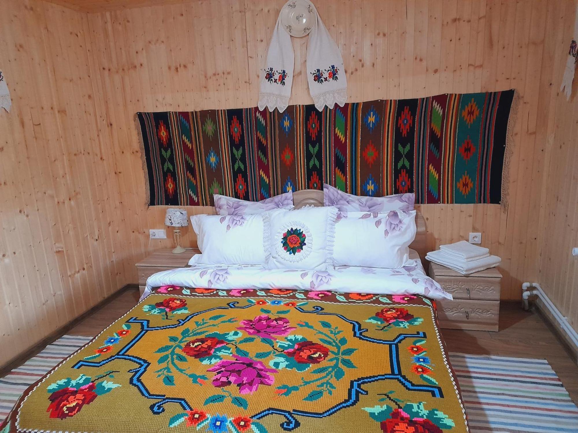 Casa De La Ferma Mariuca Berbesti Quarto foto